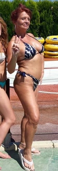 Muttis im Strandoutfit #92529530