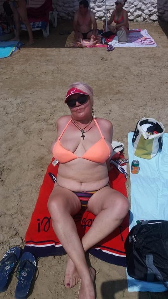 Muttis im Strandoutfit #92529583