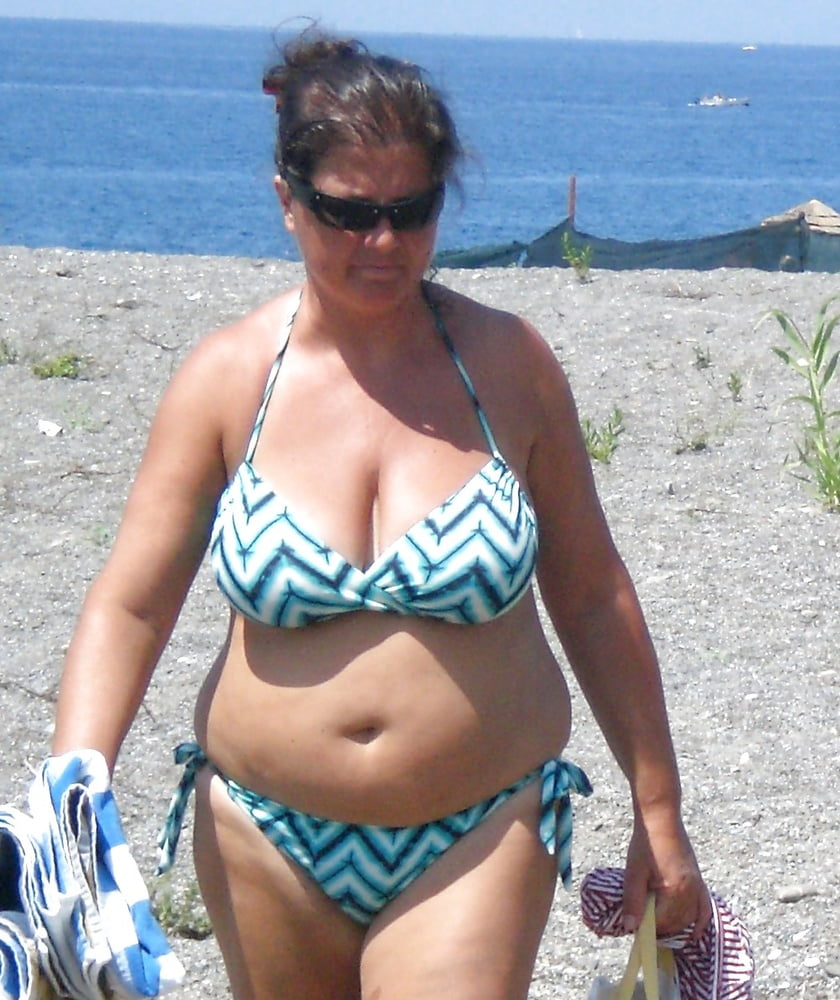 Muttis im Strandoutfit #92529600