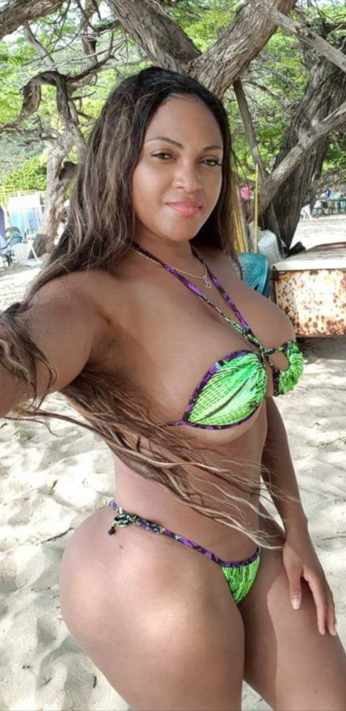 ビキニのレイロ
 #91552693