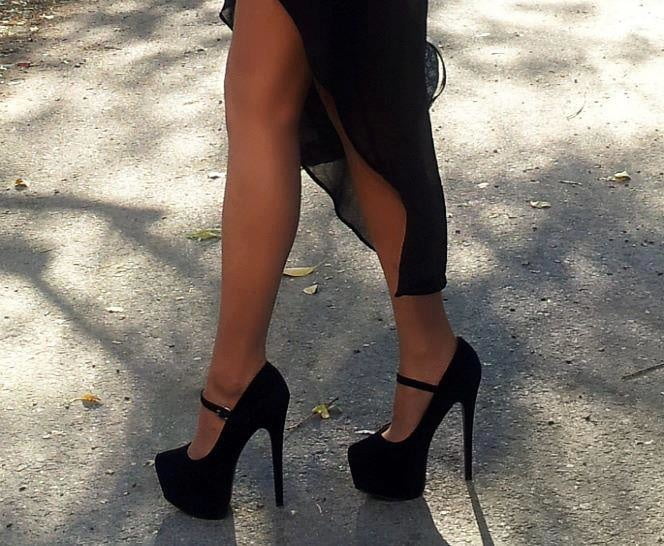 Todo lo femenino para excitar a todo el mundo
 #97909529