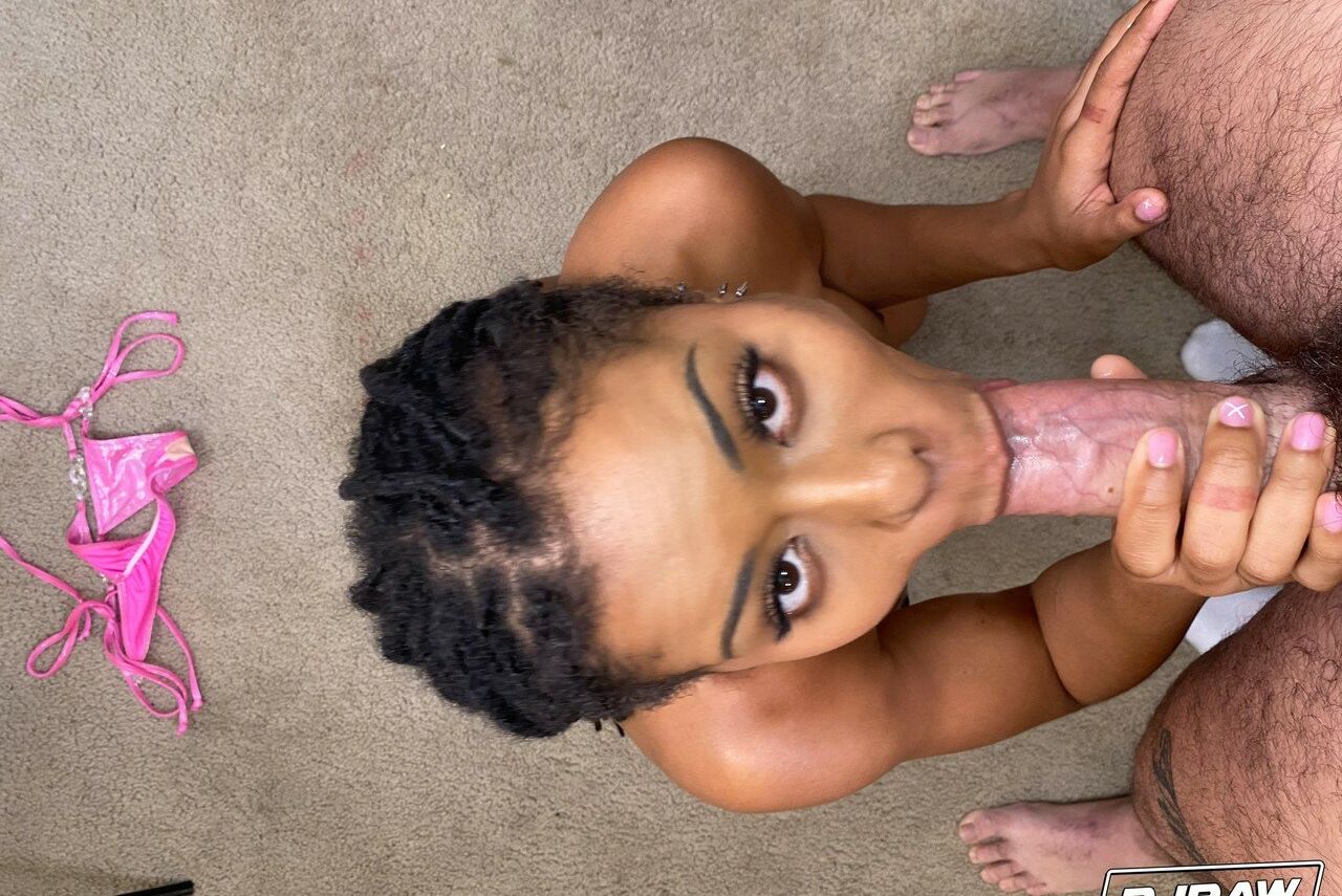 Kira Noir desnuda #109710488