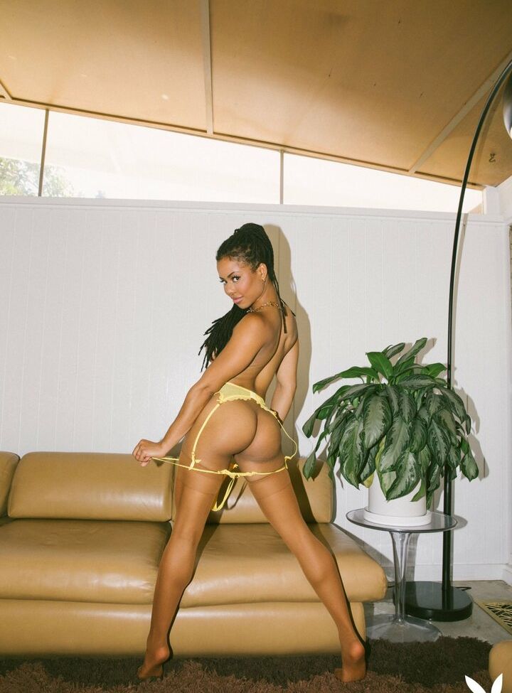 Kira Noir desnuda #109710564