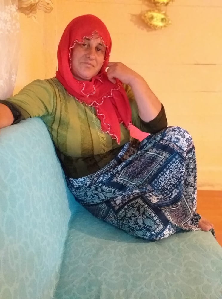 トルコ人イスラム教徒のヒジャブ熟女～巨乳グラニー（ノンポーン
 #81859288