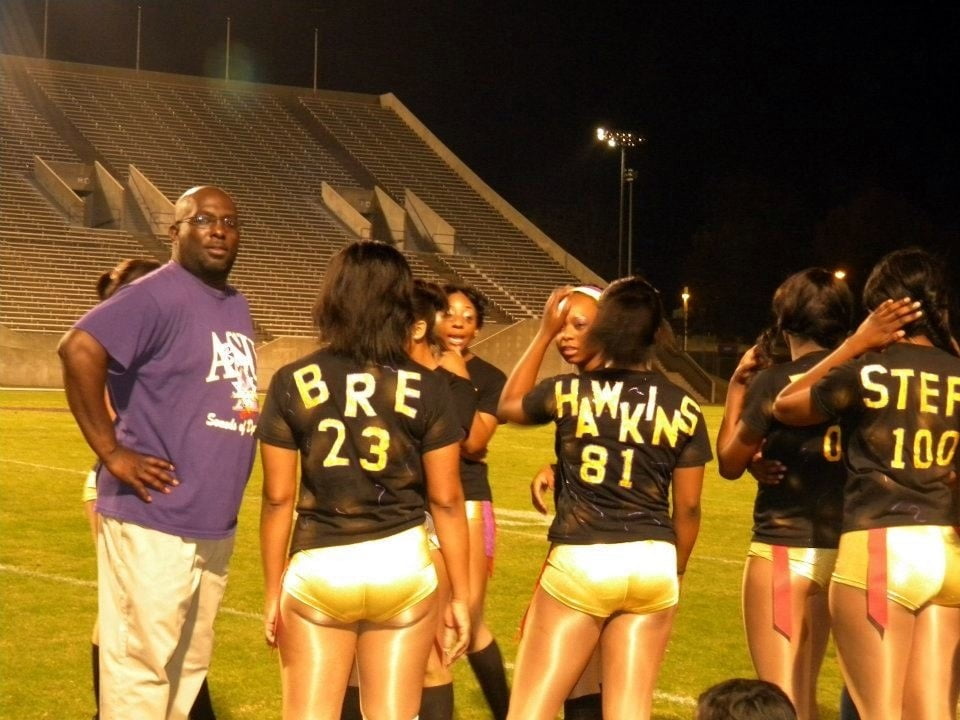 Chicas animadoras del sur
 #81602145