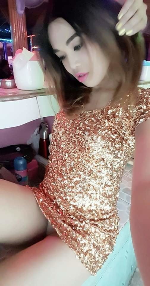 Gadis cantik di rumah #93954160