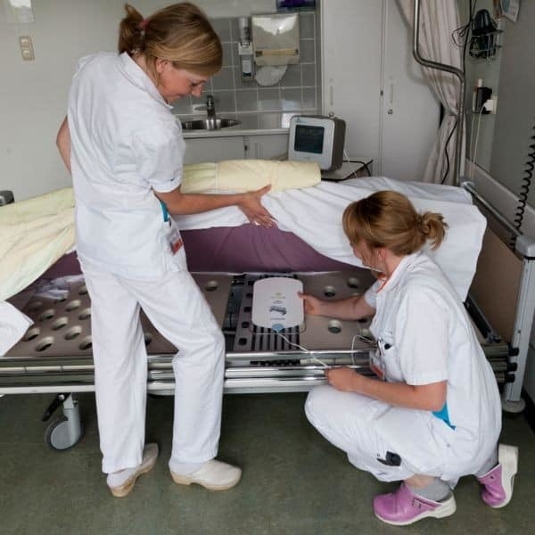 Schoene Frauen und suesse Fuesse #93911709