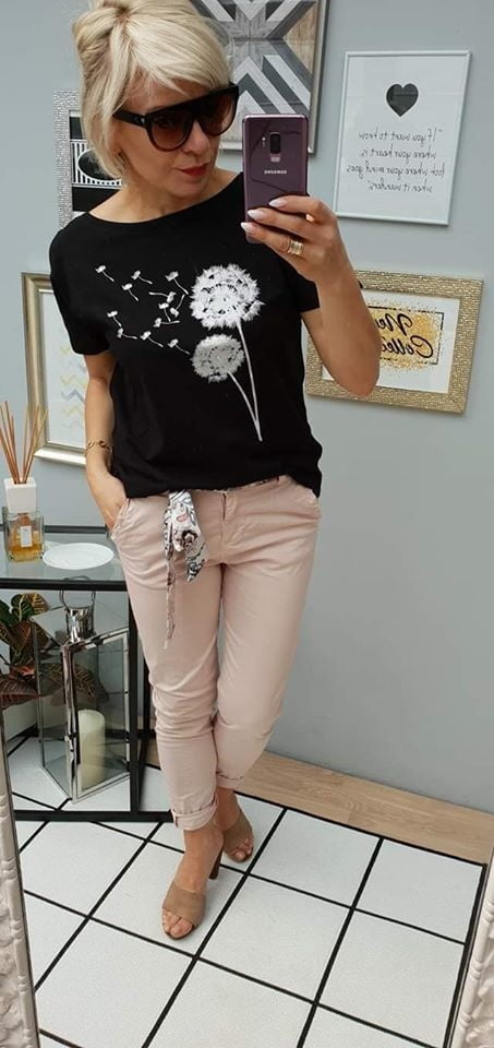 Schoene Frauen und suesse Fuesse #93911729