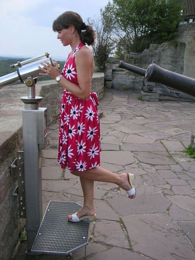 Schoene Frauen und suesse Fuesse #93911730