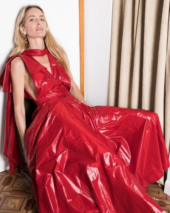 赤い革のドレス 3 - by redbull18
 #99344899