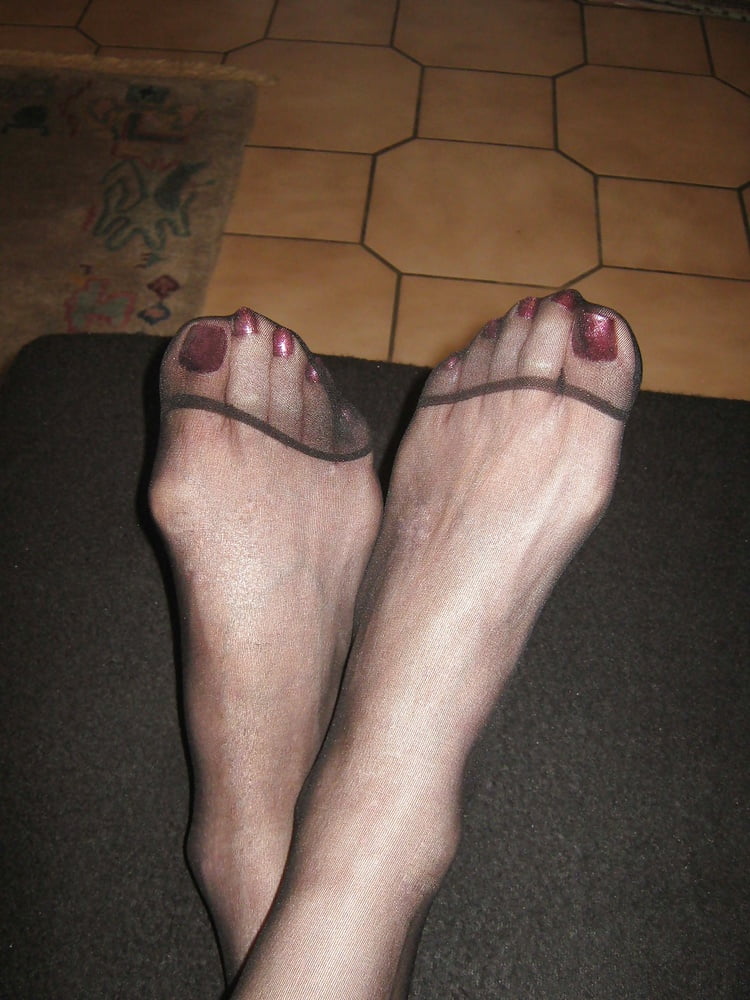 Stockings and feet #80060985