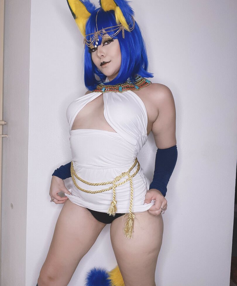 Natylikespizza desnuda #108473197