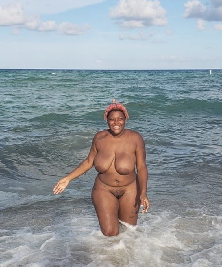 Ebony playa y mar 10
 #80251192