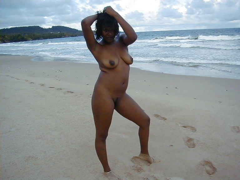 Ebony playa y mar 10
 #80251222