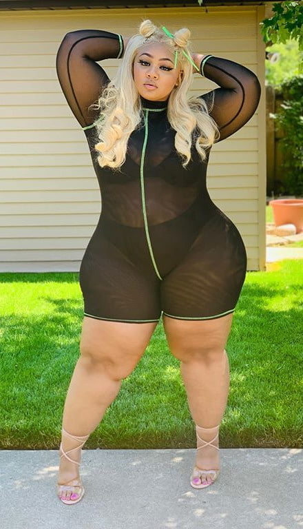 Full thighs in the mini 1494 #93518397