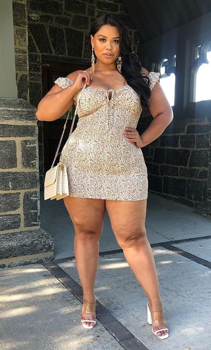 Full thighs in the mini 1494 #93518400