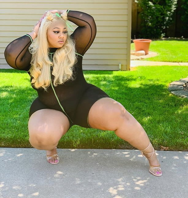 Full thighs in the mini 1494 #93518406