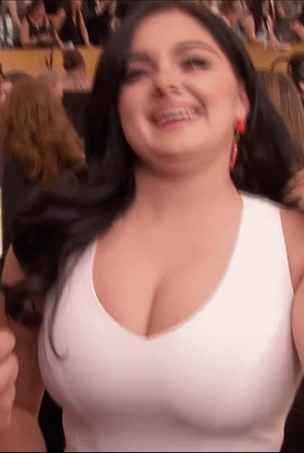 Ariel Winter before breast reduction #95312202