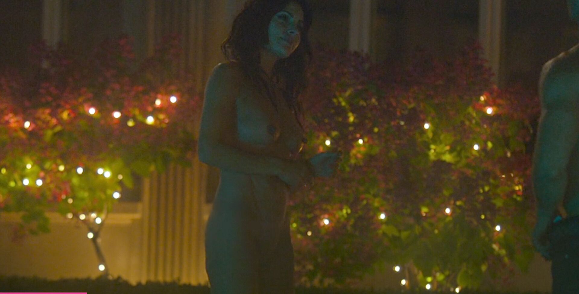 Sarah Shahi nue #108636563