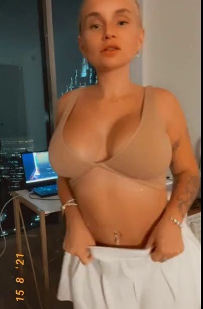 Realzoieburgher - nude #109572101