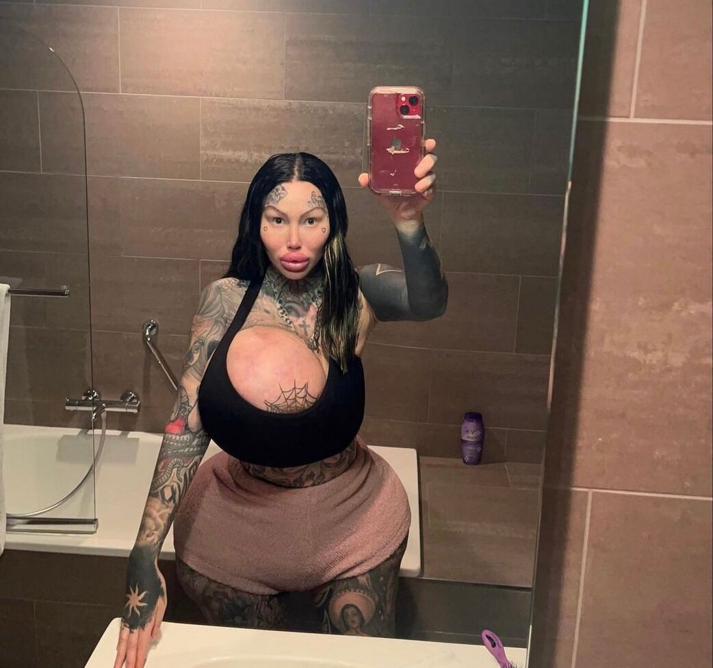 Mary Magdalene desnuda #108656693