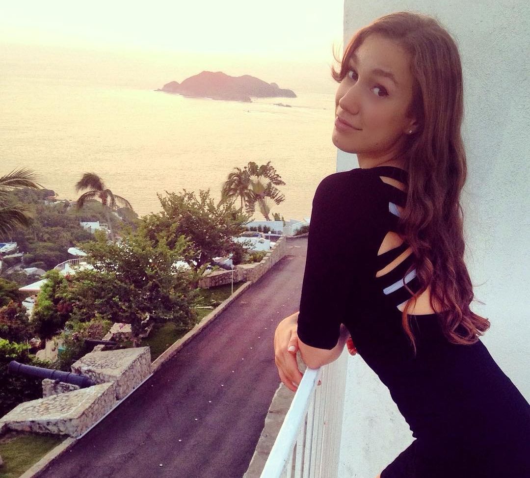 Babyromsie desnuda #108054783