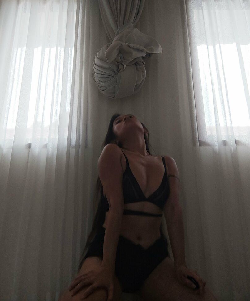 Aya Kensington desnuda #108667038