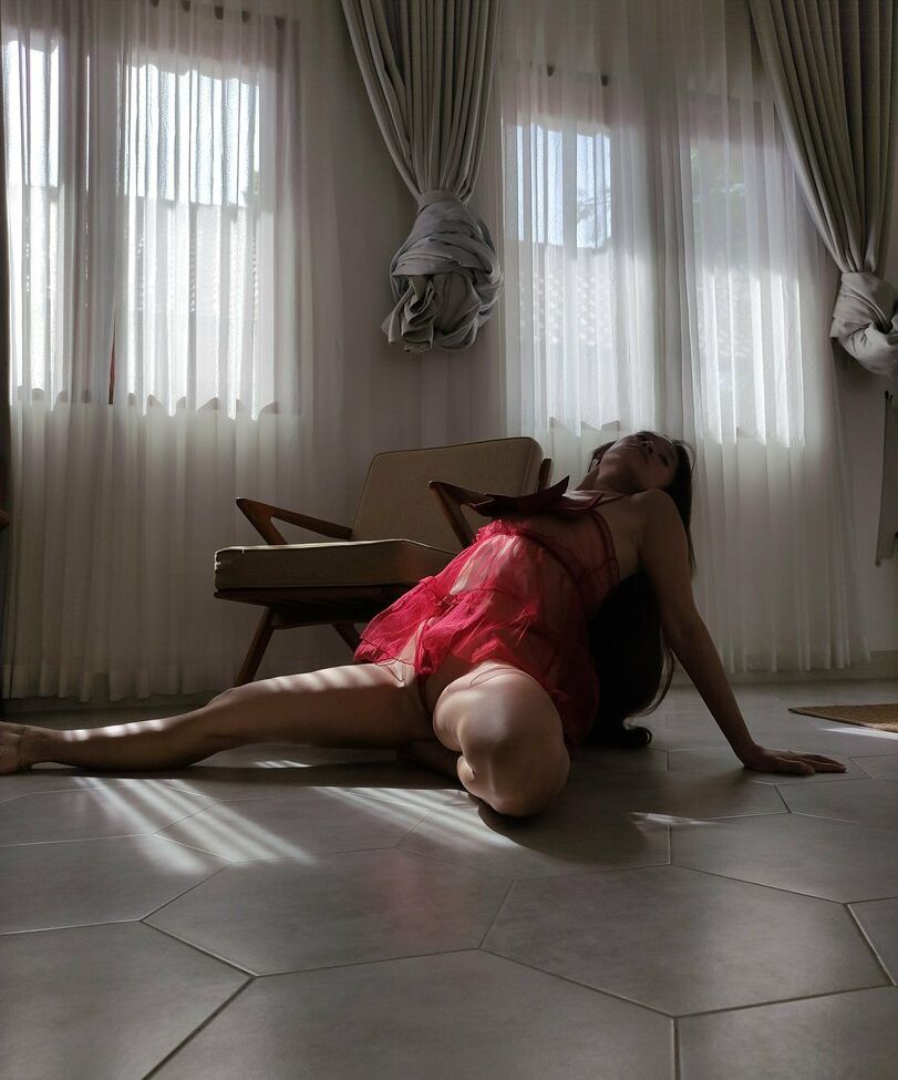 Aya Kensington desnuda #108667098