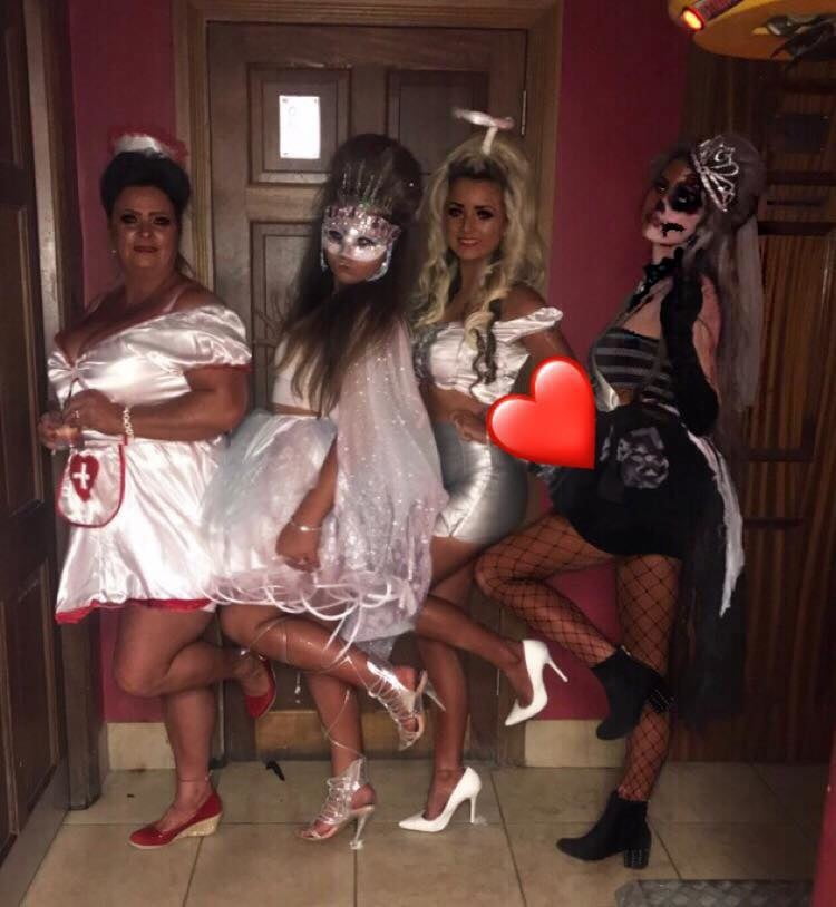 Putas en traje de fantasía 298
 #105138506