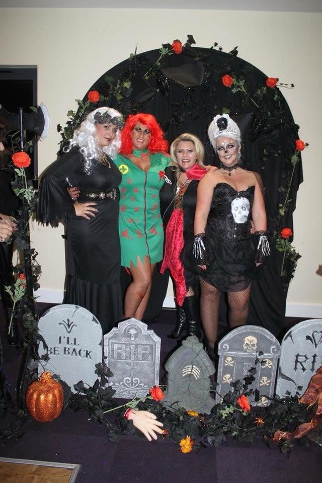 Putas en traje de fantasía 298
 #105138508