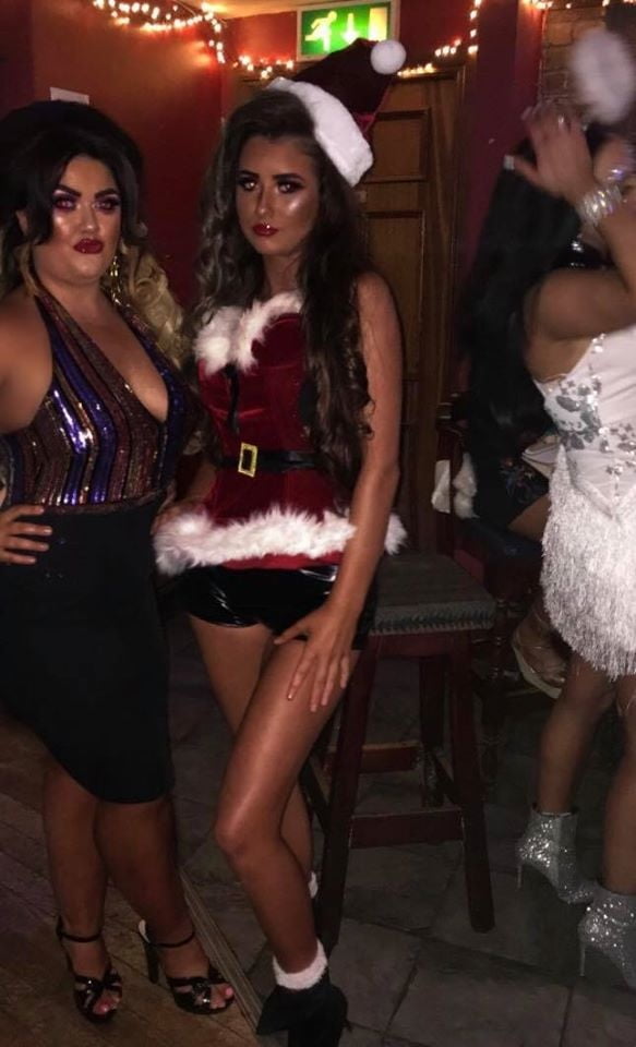 Putas en traje de fantasía 298
 #105138532