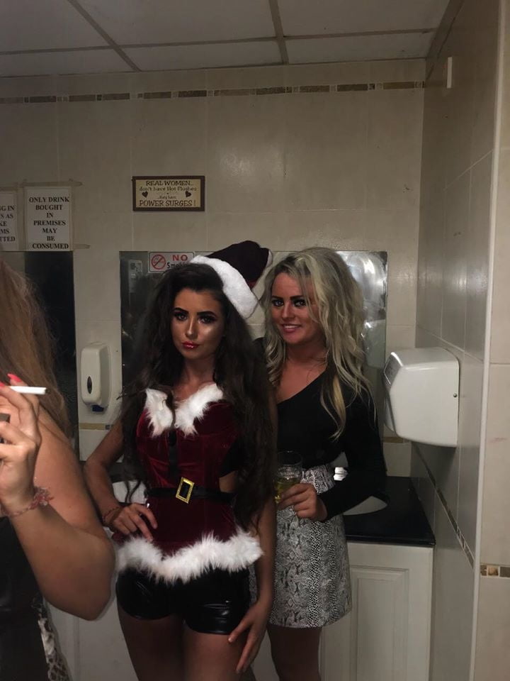 Putas en traje de fantasía 298
 #105138539