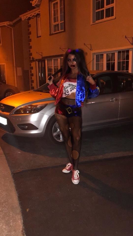 Putas en traje de fantasía 298
 #105138546