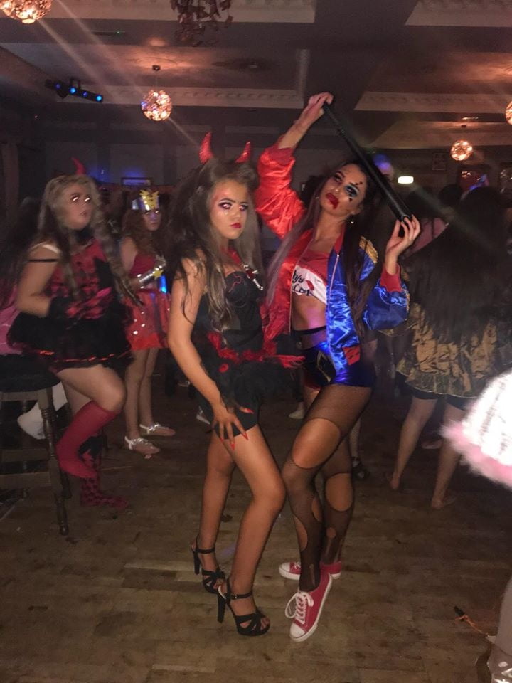 Putas en traje de fantasía 298
 #105138547