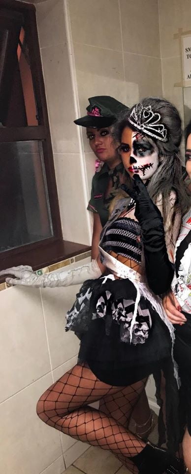 Putas en traje de fantasía 298
 #105138553