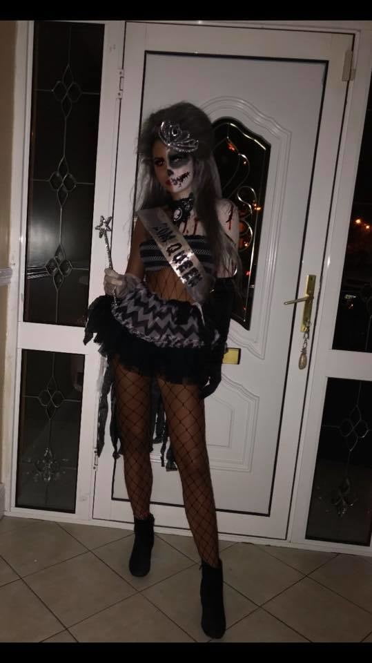 Putas en traje de fantasía 298
 #105138561