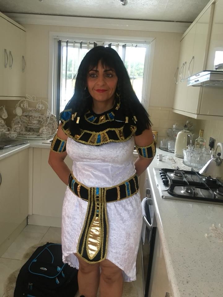 Putas en traje de fantasía 298
 #105138577