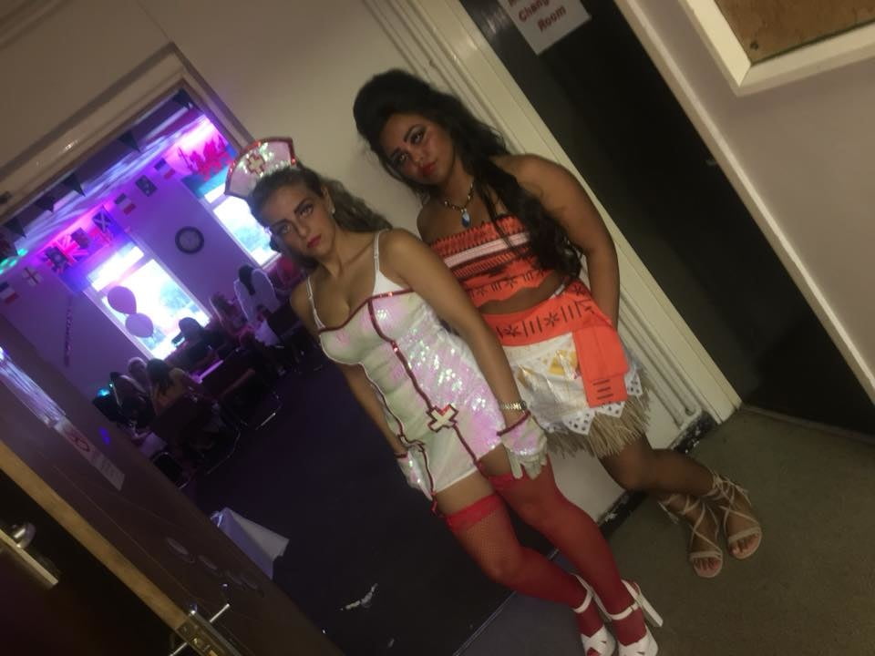 Putas en traje de fantasía 298
 #105138589