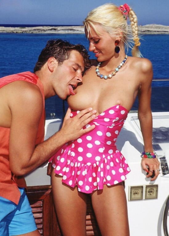 Anita blonde e regina black si fanno scopare su uno yacht
 #99817940