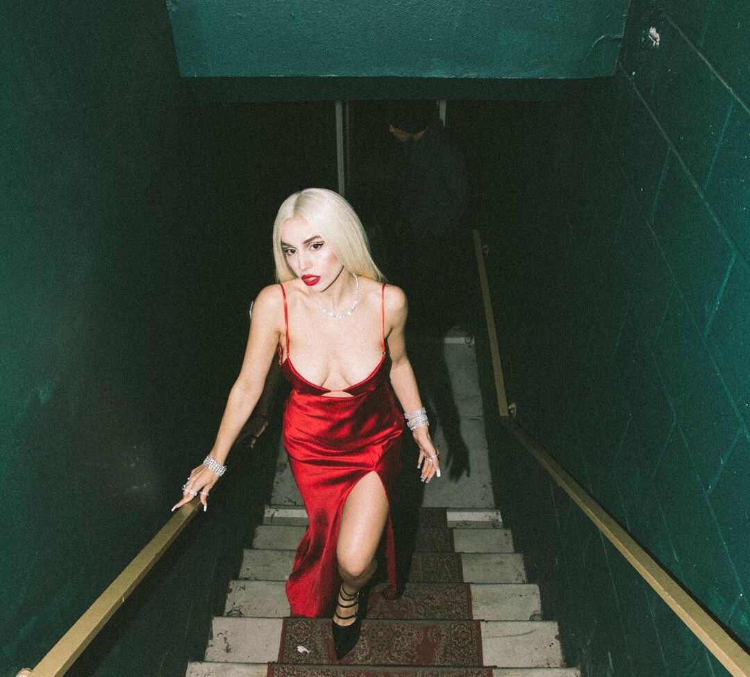 Ava Max desnuda #109752772