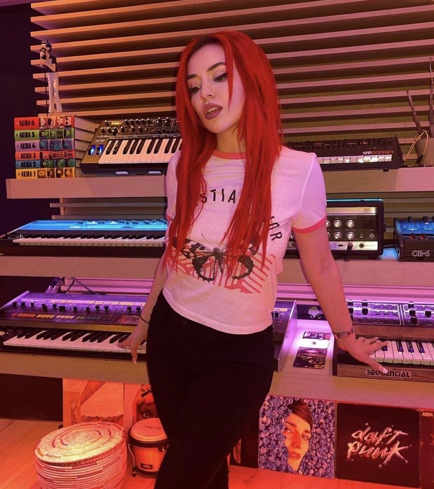 Ava Max desnuda #109753075