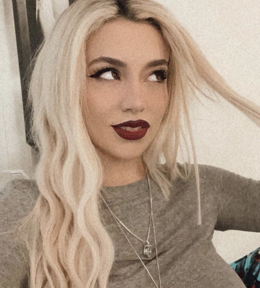 Ava Max desnuda #109753117