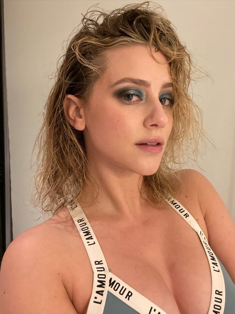 Lili reinhart
 #81320734