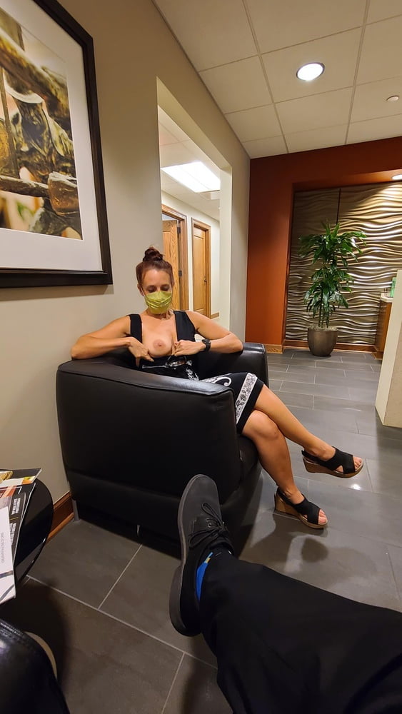 Wer ist sie, wie ist ihr Name
 #100979125