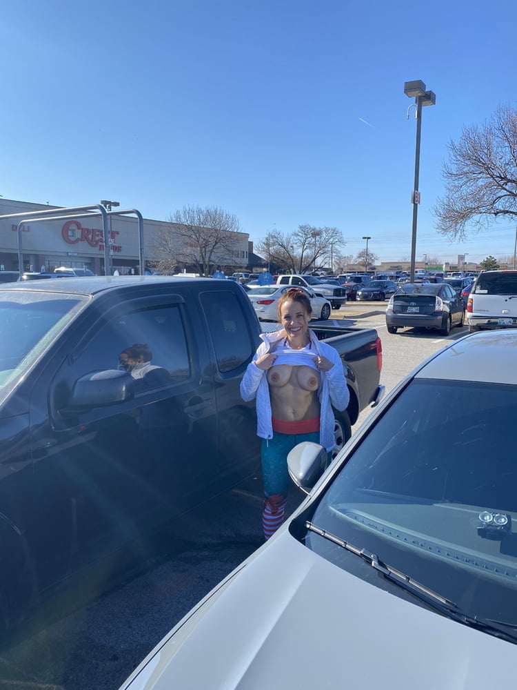 Wer ist sie, wie ist ihr Name
 #100979820