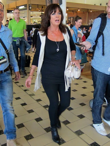 Vicki michelle's 'good moaning' !
 #95079564