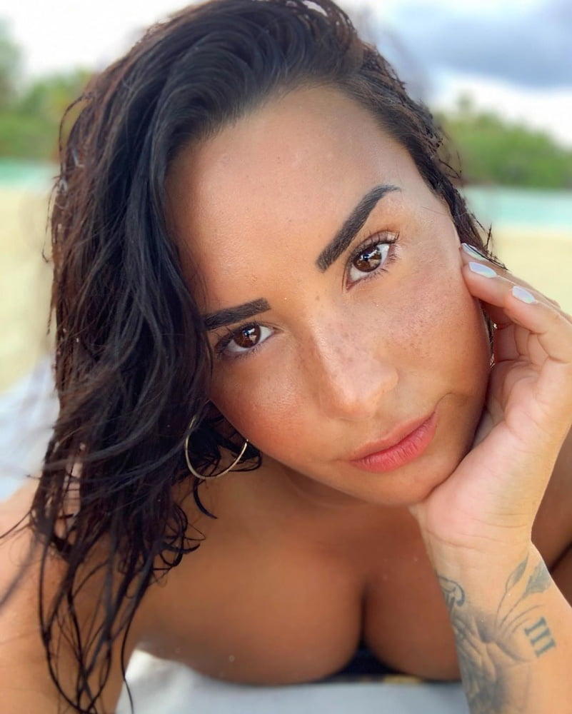 Demi Lovato Instagram #106177747