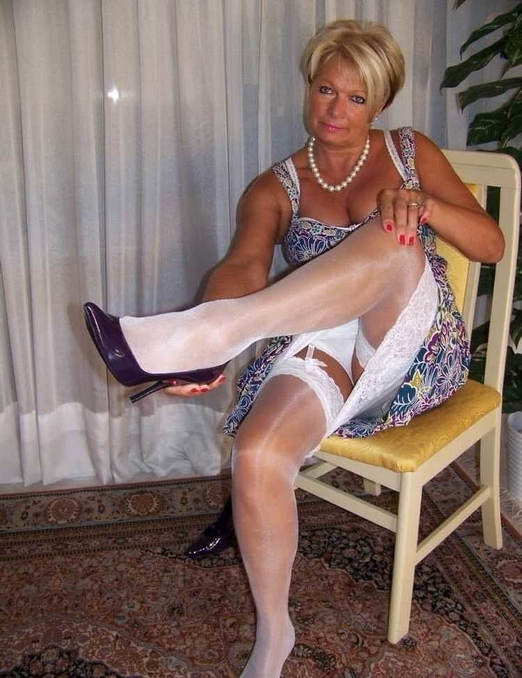 From MILF to GILF with Matures in between 284 #92087702