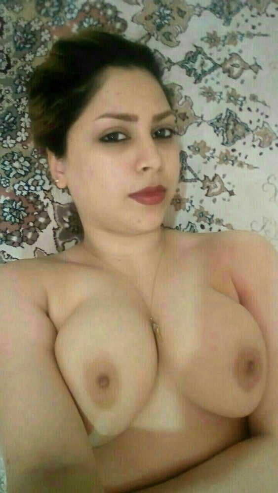 Tetas medianas (iran) 1
 #87656150