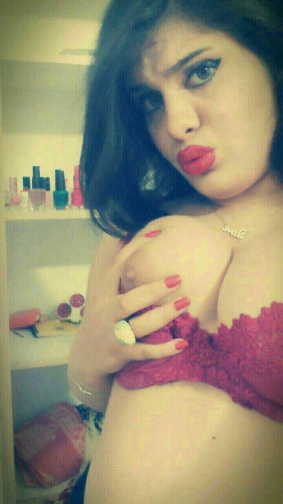 Tetas medianas (iran) 1
 #87656171